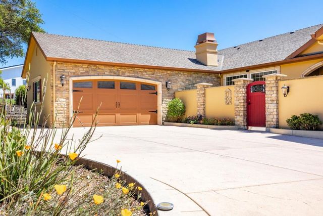 960 Smith Road, Watsonville, CA 95076