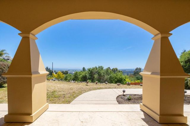 960 Smith Road, Watsonville, CA 95076