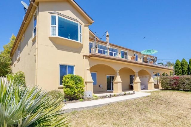 960 Smith Road, Watsonville, CA 95076