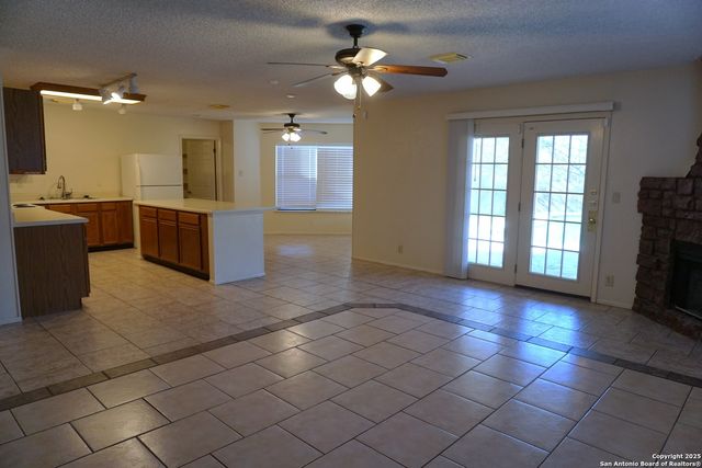 7515 Foss Meadows, San Antonio, TX 78244