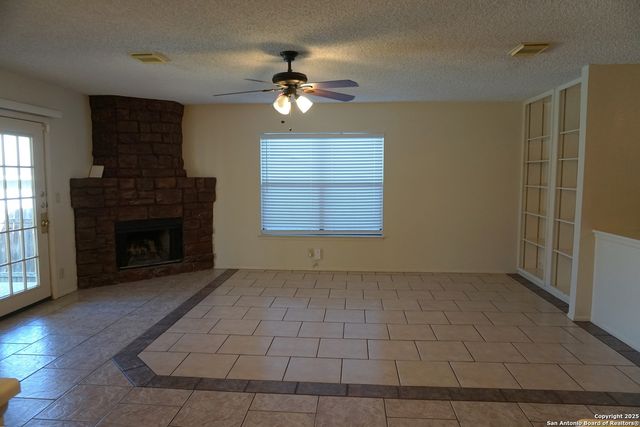 7515 Foss Meadows, San Antonio, TX 78244