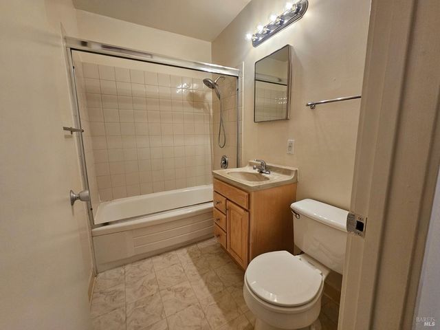 1056 Los Gamos Rd #C, San Rafael, CA 94903