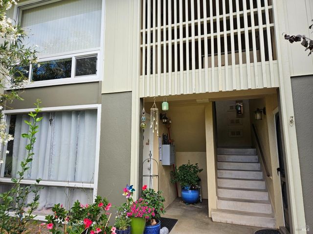 1056 Los Gamos Rd #C, San Rafael, CA 94903