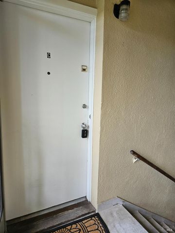 1056 Los Gamos Rd #C, San Rafael, CA 94903
