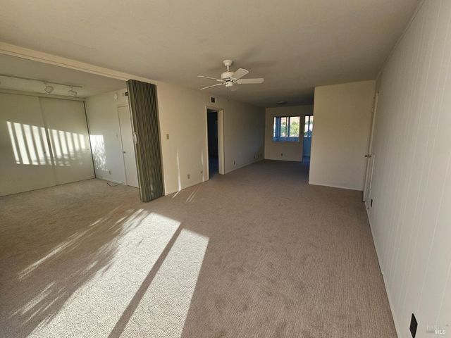 1056 Los Gamos Rd #C, San Rafael, CA 94903