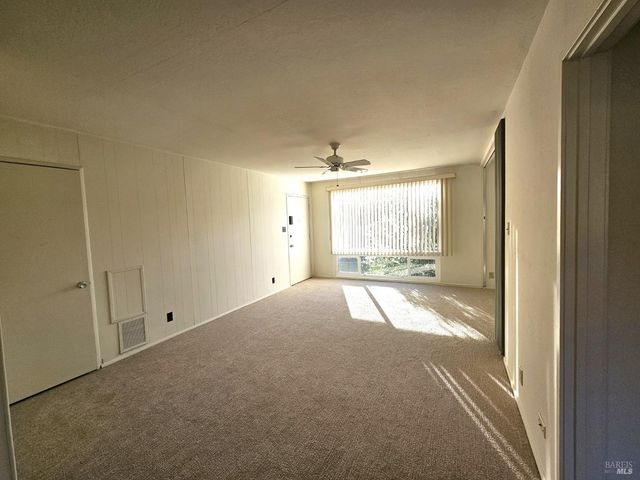 1056 Los Gamos Rd #C, San Rafael, CA 94903