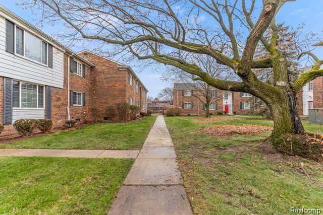 25316 Shiawassee Circle 104, Southfield, MI 48033