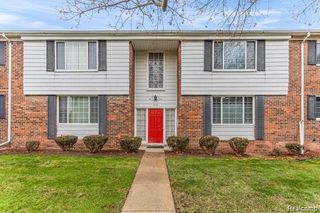 25316 Shiawassee Circle 104, Southfield, MI 48033