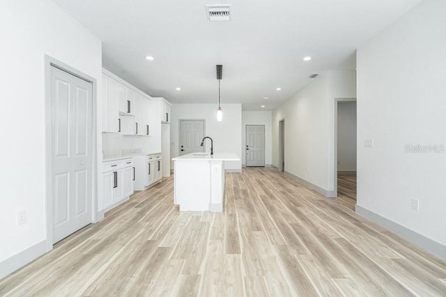 44 W 12TH STREET, Apopka, FL 32703