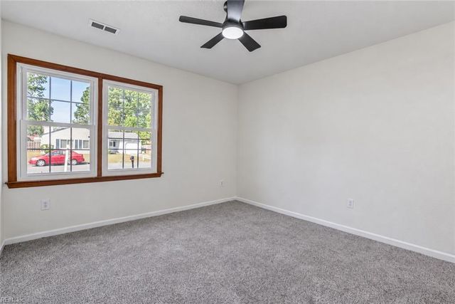 19 Lake Field XING, Hampton, VA 23666