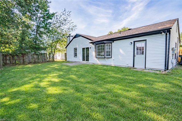 19 Lake Field XING, Hampton, VA 23666