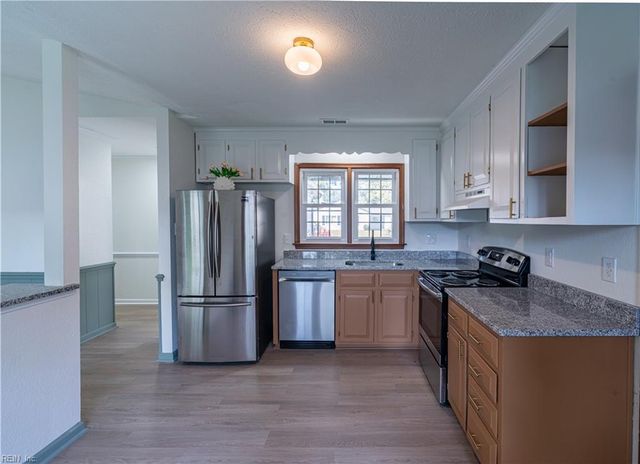 19 Lake Field XING, Hampton, VA 23666