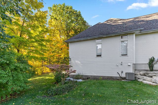 336 Normandy Court SW, Grandville, MI 49418