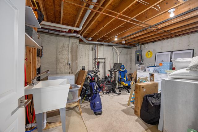 336 Normandy Court SW, Grandville, MI 49418