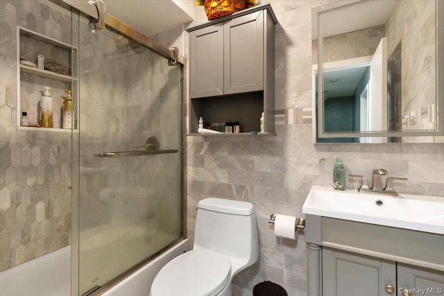 3665 Boller Avenue, Bronx, NY 10466