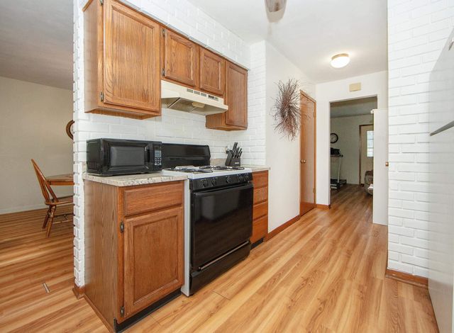 1124 Oleson Road, Waterloo, IA 50702