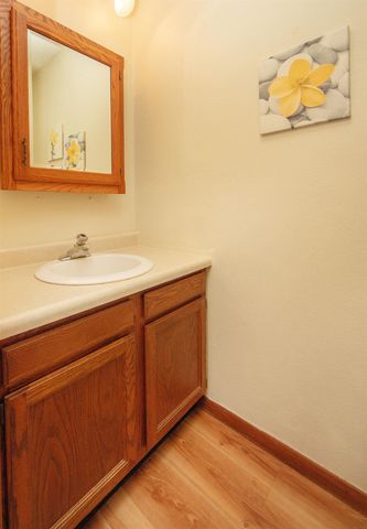 1124 Oleson Road, Waterloo, IA 50702