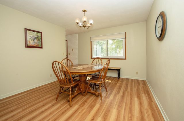 1124 Oleson Road, Waterloo, IA 50702