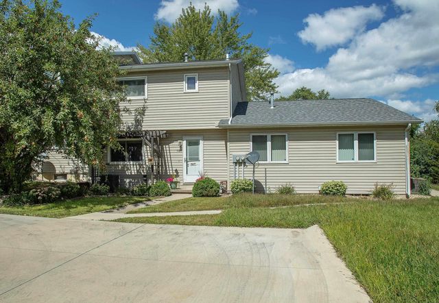 1124 Oleson Road, Waterloo, IA 50702