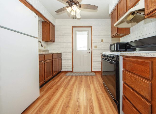 1124 Oleson Road, Waterloo, IA 50702