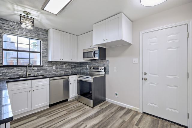 1310 Maplewood Drive, Lewisville, TX 75067