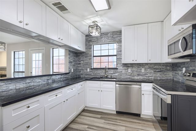 1310 Maplewood Drive, Lewisville, TX 75067