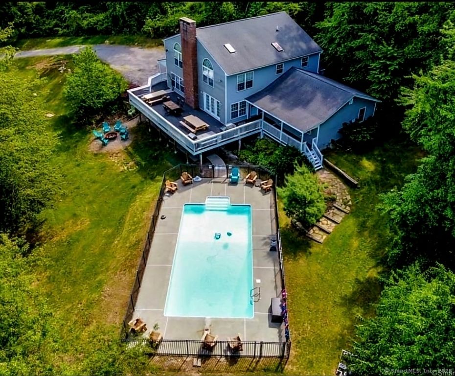 5 Bittersweet Drive, Ledyard, CT 06335