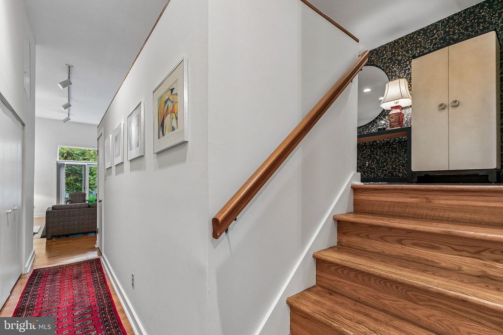 2030 MOUNT VERNON ST, PHILADELPHIA, PA 19130 — photo 5