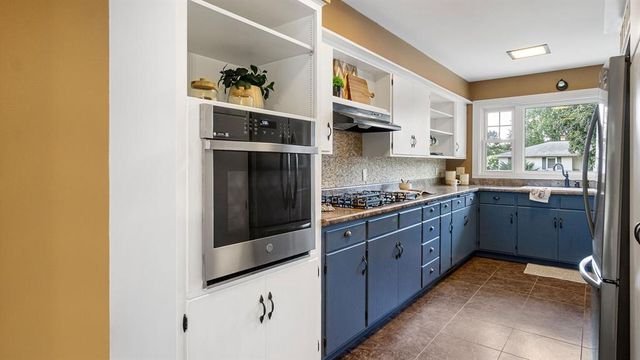 1905 E Lexington Boulevard, Eau Claire, WI 54701