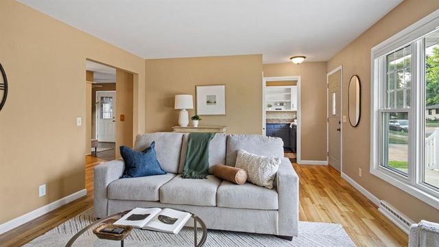 1905 E Lexington Boulevard, Eau Claire, WI 54701