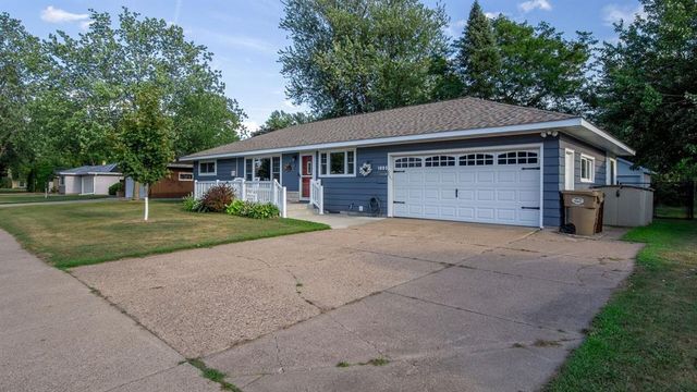 1905 E Lexington Boulevard, Eau Claire, WI 54701