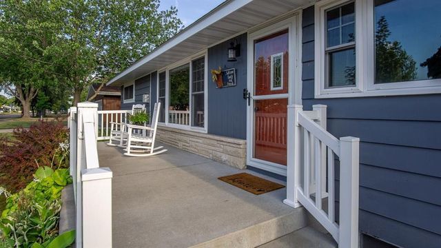 1905 E Lexington Boulevard, Eau Claire, WI 54701