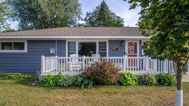 1905 E Lexington Boulevard, Eau Claire, WI 54701