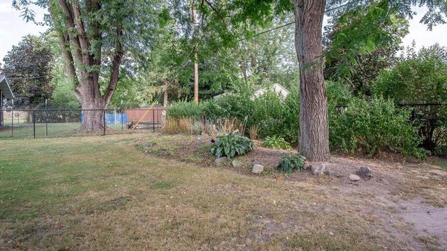 1905 E Lexington Boulevard, Eau Claire, WI 54701