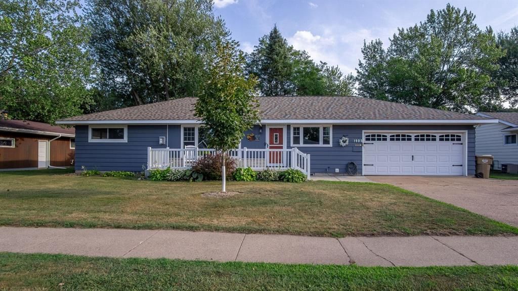1905 E Lexington Boulevard, Eau Claire, WI 54701
