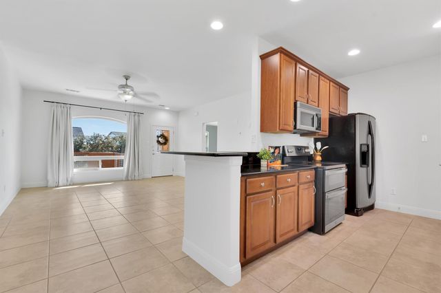 10808 Timber CIR, Dripping Springs, TX 78620