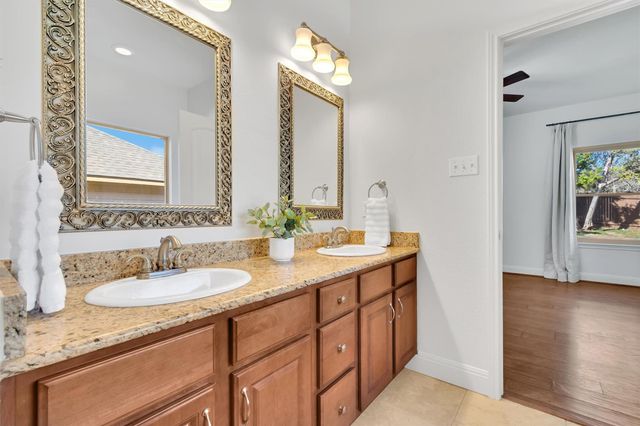 10808 Timber CIR, Dripping Springs, TX 78620