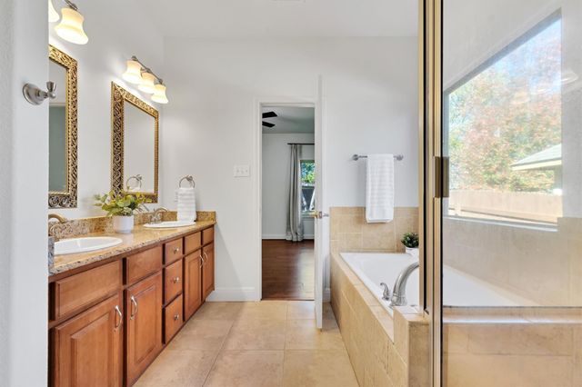 10808 Timber CIR, Dripping Springs, TX 78620