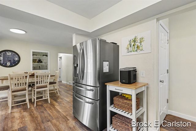 1576 Hendrick Road, Norton Shores, MI 49441