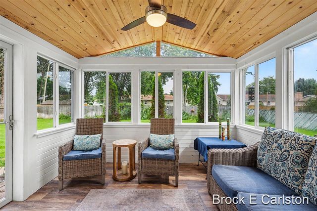 1576 Hendrick Road, Norton Shores, MI 49441