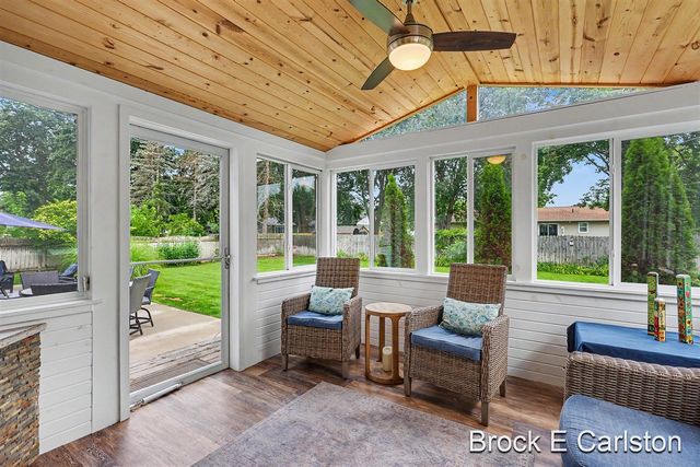 1576 Hendrick Road, Norton Shores, MI 49441