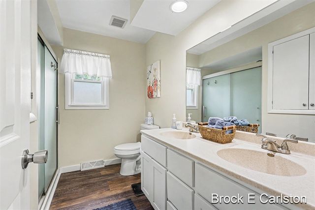 1576 Hendrick Road, Norton Shores, MI 49441