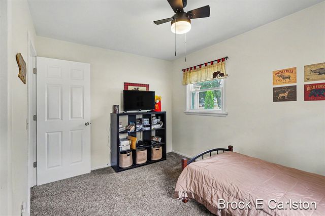 1576 Hendrick Road, Norton Shores, MI 49441