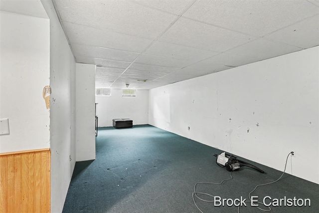 1576 Hendrick Road, Norton Shores, MI 49441