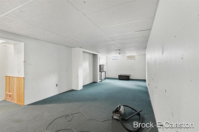1576 Hendrick Road, Norton Shores, MI 49441