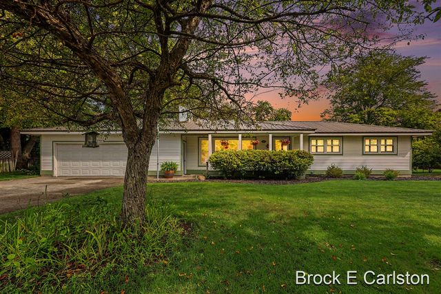 1576 Hendrick Road, Norton Shores, MI 49441