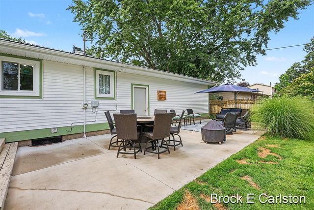 1576 Hendrick Road, Norton Shores, MI 49441