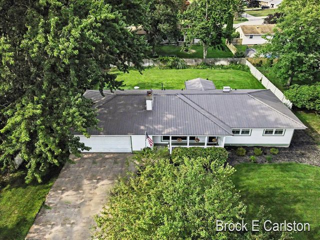 1576 Hendrick Road, Norton Shores, MI 49441