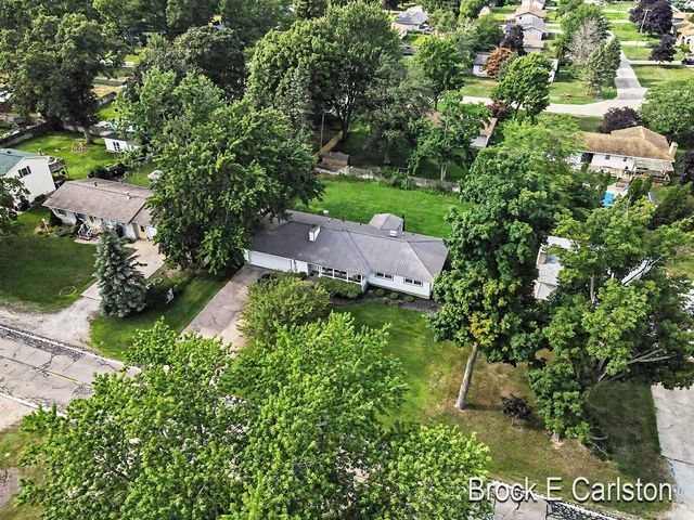 1576 Hendrick Road, Norton Shores, MI 49441