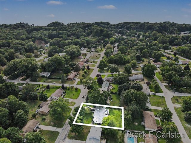 1576 Hendrick Road, Norton Shores, MI 49441